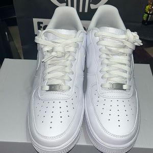 *THIS ITEM IS STILL AVAILABLE* Nike Air Force 1’s ‘07 WH/WH